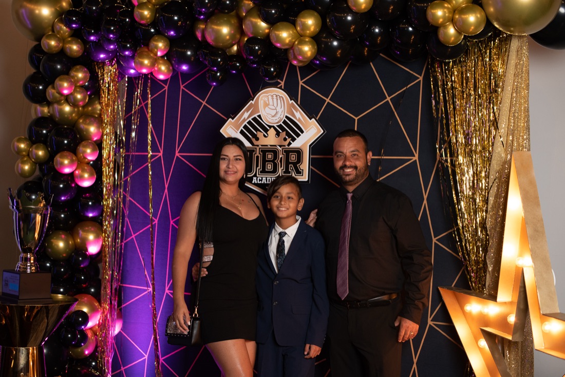 Familia JBR Academy en la fiesta de 2do aniversario